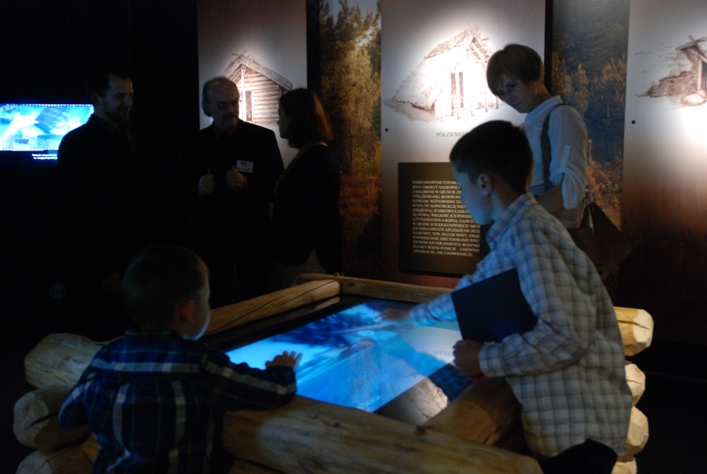 Przedświt-otwarcie-wystawy-fot.-MSHM-18