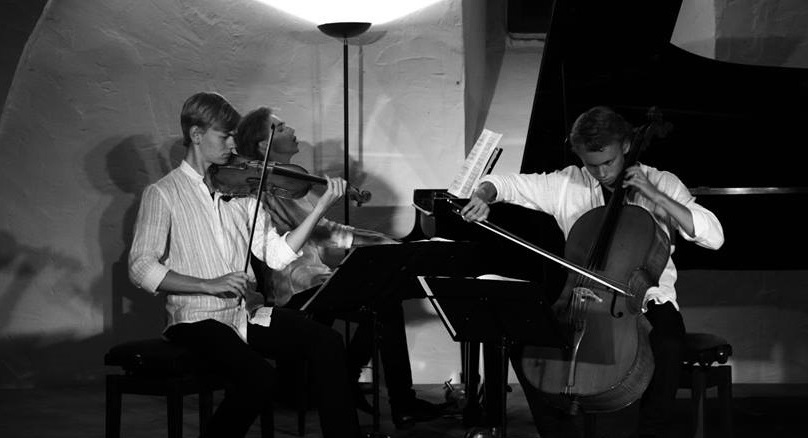 10485749_657939500966714_3639489957023696299_n